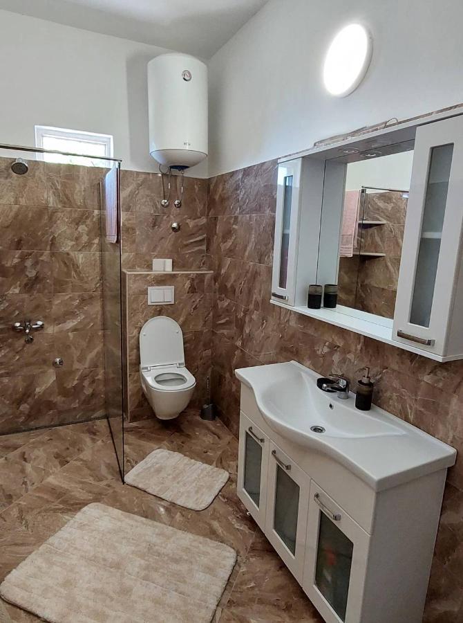 Apartmani Jovan Ulcinj Ngoại thất bức ảnh