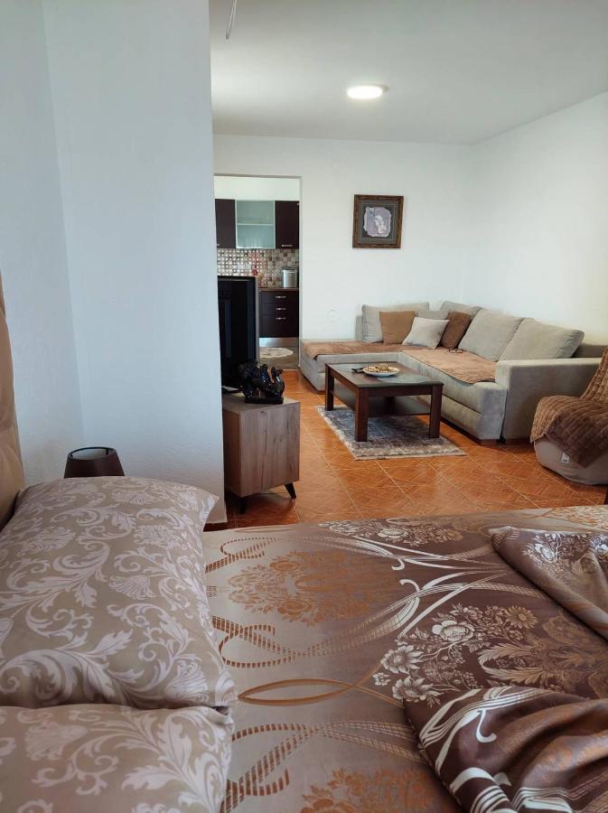 Apartmani Jovan Ulcinj Ngoại thất bức ảnh