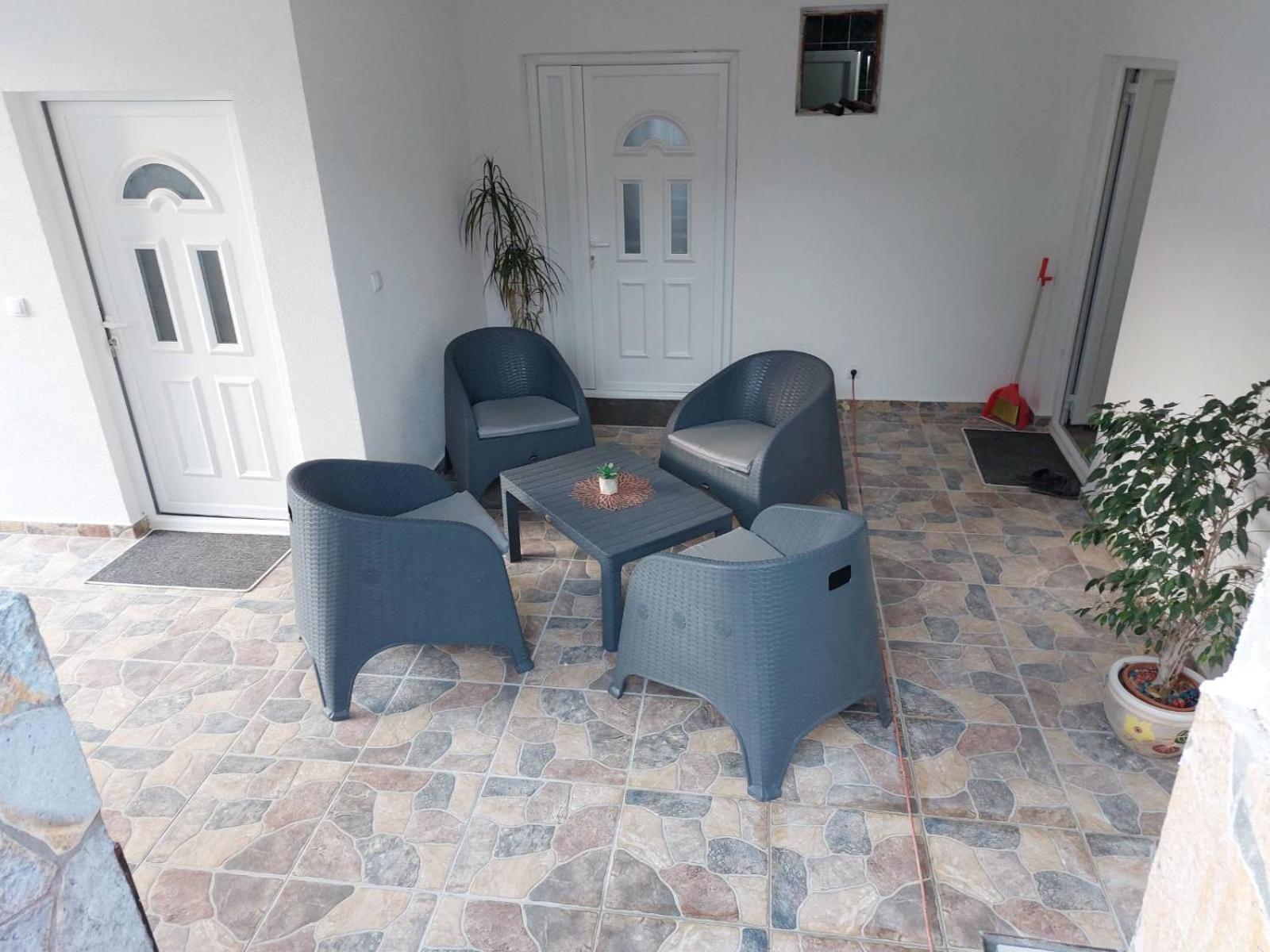 Apartmani Jovan Ulcinj Ngoại thất bức ảnh