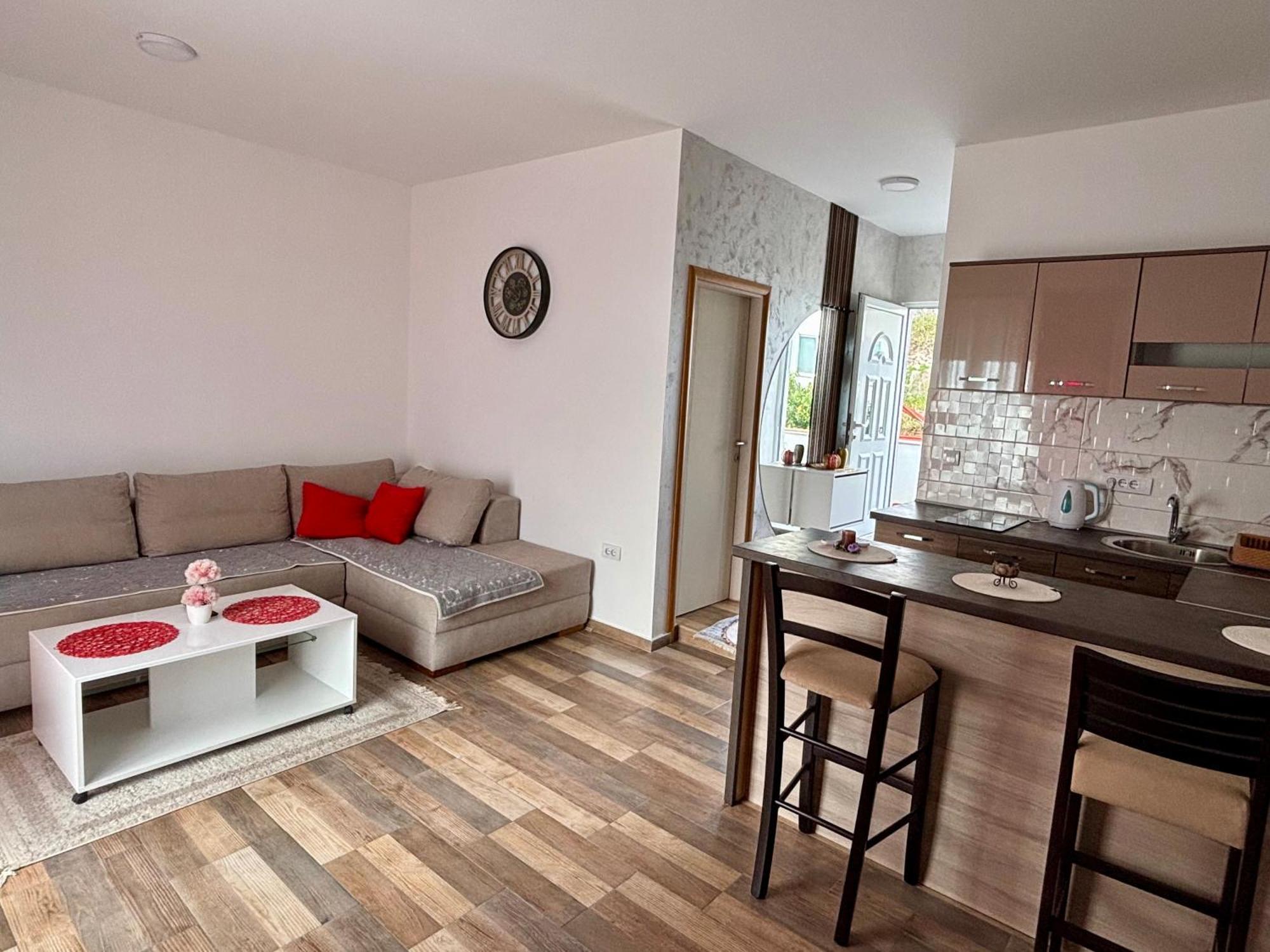 Apartmani Jovan Ulcinj Ngoại thất bức ảnh