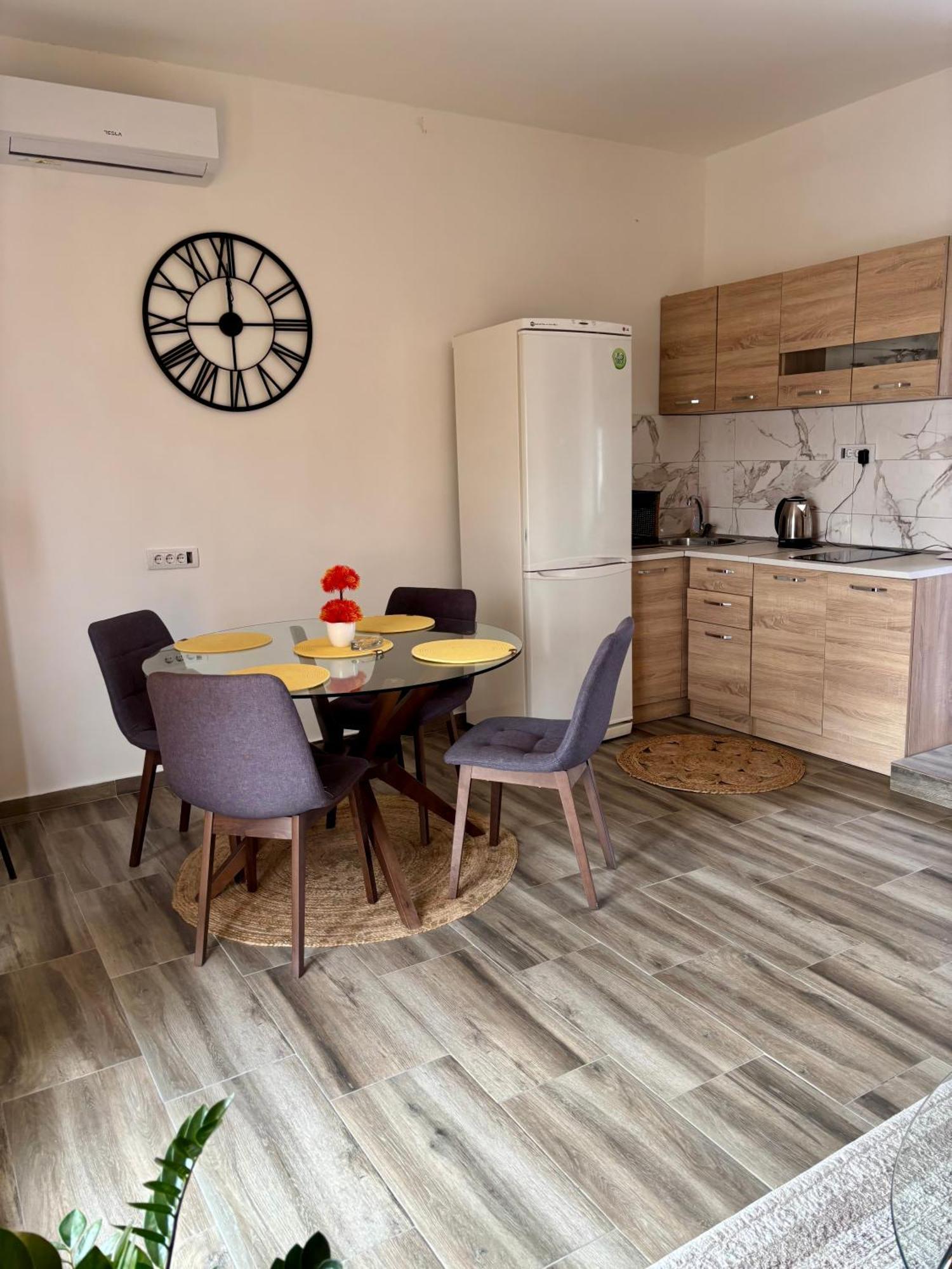 Apartmani Jovan Ulcinj Ngoại thất bức ảnh